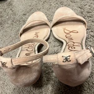 Small heal strappy nude shoe